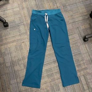FIGS Cargo Scrub Pants - Small